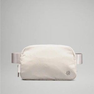 NWOT Viral Tik Tok Lululemon Everywhere Belt Bag White Opal